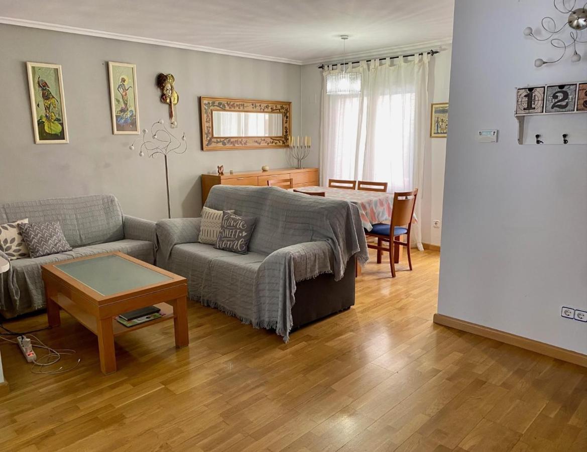 Acogedor Y Centrico Apartamento En Jaca - Wifi Exterior photo