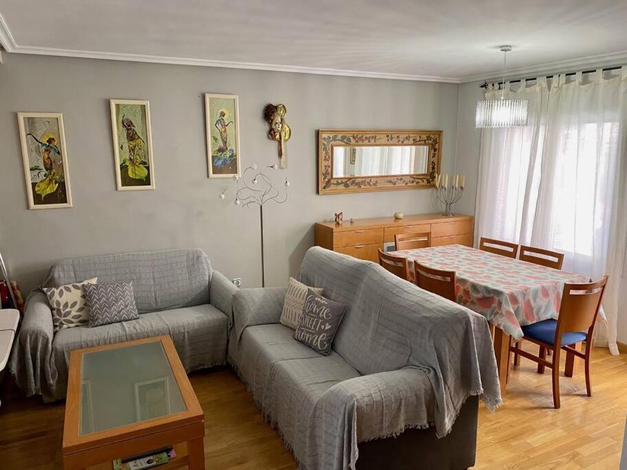 Acogedor Y Centrico Apartamento En Jaca - Wifi Exterior photo