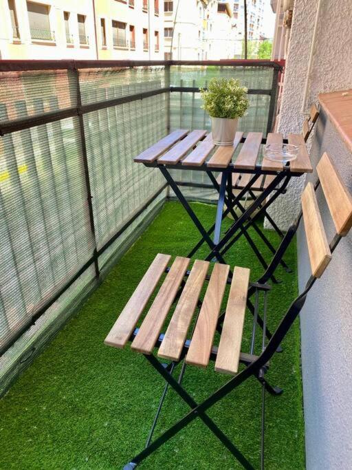 Acogedor Y Centrico Apartamento En Jaca - Wifi Exterior photo